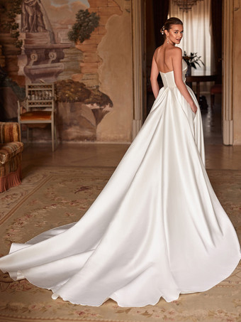 ヴィンテージウェディングドレス ストラップレス ノースリーブ ナチュラルウエスト サテン生地 トレーンポケット付き ブライダルガウン