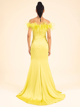 カクテルドレス付き 可愛いマーメイド トレーン付き バトーネック フェザー 伸縮性のあるシルクのようなサテン