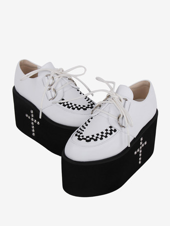 スイートロリータフットウェア ホワイトメタリックリベット ラウンドトゥ PUレザーロリータシューズ