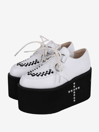 スイートロリータフットウェア ホワイトメタリックリベット ラウンドトゥ PUレザーロリータシューズ