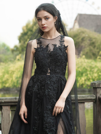 黒のウェディングドレス レース Aライン ノースリーブ ナチュラルウエスト レース トレーン付き ブライダルガウン