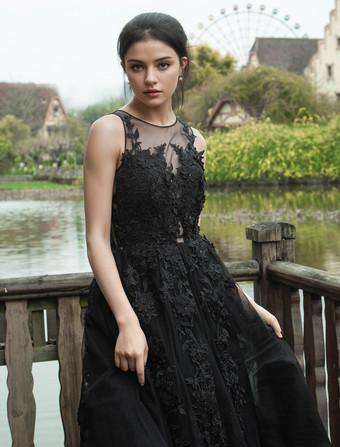 黒のウェディングドレス レース Aライン ノースリーブ ナチュラルウエスト レース トレーン付き ブライダルガウン