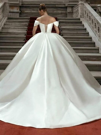 プリンセスウェディングドレス プリンセスシルエット オフショルダー ノースリーブ ナチュラルウエスト トレーン付き ブライダルガウン