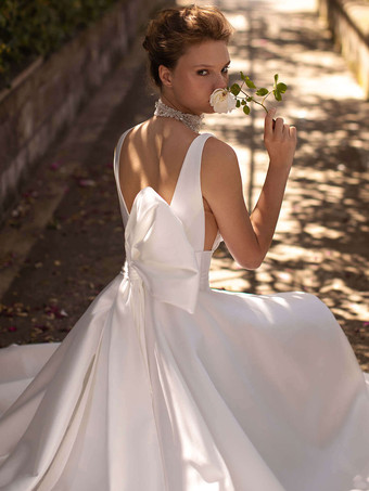 ヴィンテージウェディングドレス Vネック ノースリーブ ナチュラルウエスト サテン生地 トレーンリボン付き ブライダルガウン