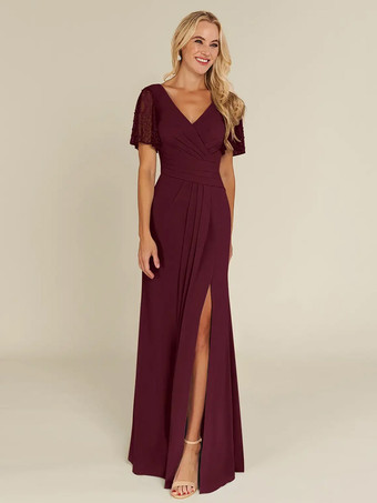 マルーンブライダルマザードレス Vネック 半袖 シース ビーズ ゲストドレス 結婚式用