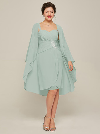 パステルグリーン花嫁の母親のためのパーティードレス スウィートハートネック 長袖 Aライン レース 膝丈 結婚式用ゲストドレス