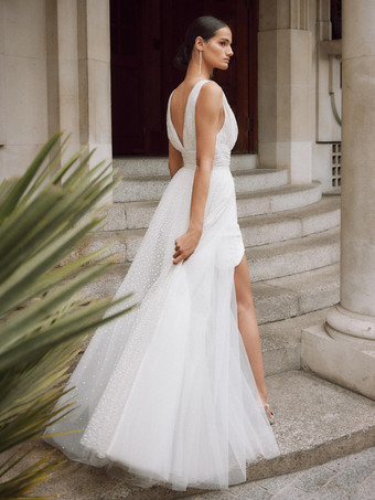 トレーン付きショートウェディングドレス Vネック ノースリーブ Aライン レース ブライダルガウン