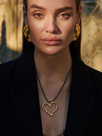 ゴールド ネックレス カーブハート シンプル シック レディース ペンダント