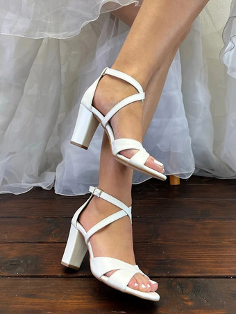 ブロックヒールブライダルサンダル アイボリーオープントゥクリスクロスウェディングサンダル