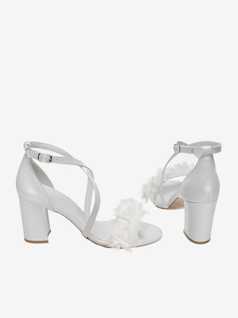 ホワイトウェディングシューズ 花柄 クリスクロス チャンキーヒール ブライダルシューズ