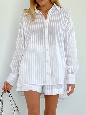 ストライプ柄ツーピースコーデ（カジュアルウェア2025）