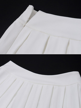 2025年夏のベスト＆プリーツミニスカートのツーピースコーデ