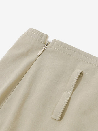 2025年夏に着たいホルターネックトップスとベルト付きミニスカートのツーピースコーデ