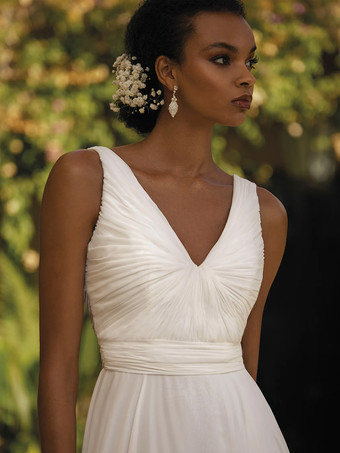 シンプルなウェディングドレス シフォン Vネック ノースリーブ サッシュ Aライン ブライダルドレス