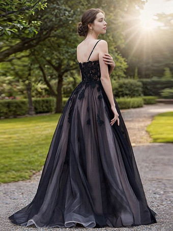 ブラック ロイヤル ウェディングドレス プリンセスシルエット ノースリーブ レース トレーン付き ブライダルガウン