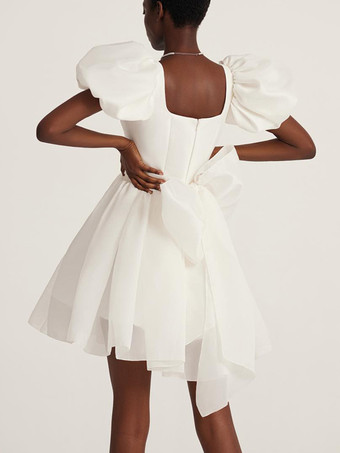 ブライダルミニドレス ショートウェディングドレス デザインネックライン ショートスリーブ ショートショートブライダルガウン