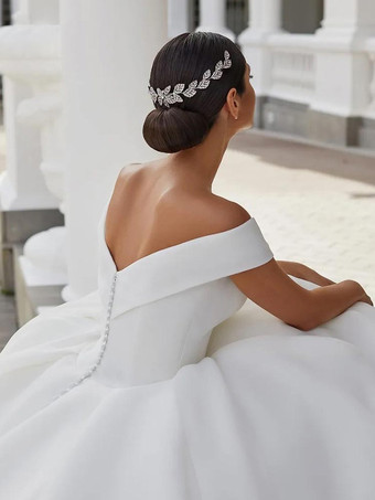 ウェディングドレス プリンセスシルエット Vネック ナチュラルウエスト トレーン付き ブライダルドレス