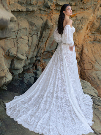 ブラック ロイヤル ウェディングドレス プリンセスシルエット ハーフスリーブ ボタン レース トレーン付き ブライダルガウン