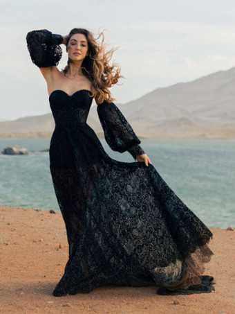 ブラック ロイヤル ウェディングドレス プリンセスシルエット ハーフスリーブ ボタン レース トレーン付き ブライダルガウン