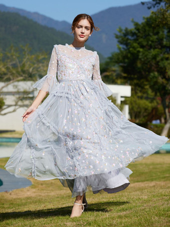 妖精のパーティードレス 刺繍入りフリル 流れるようなエレガントなフォークロアロングドレス