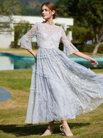 妖精のパーティードレス 刺繍入りフリル 流れるようなエレガントなフォークロアロングドレス