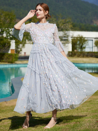 妖精のパーティードレス 刺繍入りフリル 流れるようなエレガントなフォークロアロングドレス