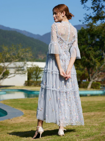 妖精のパーティードレス 刺繍入りフリル 流れるようなエレガントなフォークロアロングドレス