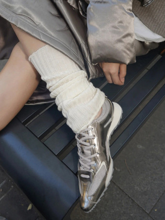 シルバー レディース スニーカー ポインテッドトゥ レースアップ カジュアルシューズ