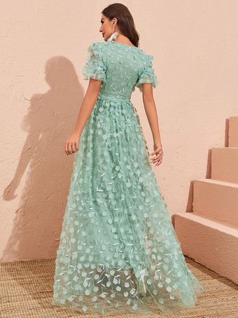 Partykleider Hellgrünes halbformelles Kleid mit V-Ausschnitt Stickereien und kurzen Ärmeln