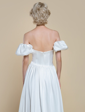 シンプルなウェディングドレス プリンセスシルエット ストラップレス ショートスリーブ 30cm ブライダルガウン