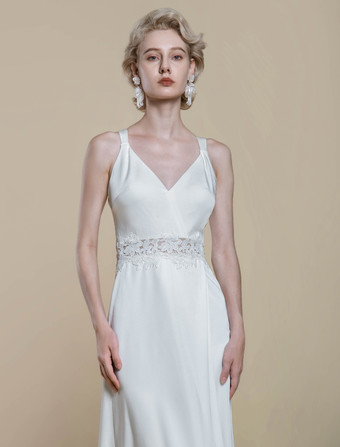 シンプルなウェディングドレス サテン生地 Vネック ノースリーブ レース ボールガウン 30cm ブライダルガウン