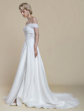 シンプルなウェディングドレス ポリエステル バトーネック 半袖 カットアウト ボールガウン 40cm ブライダルドレス