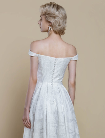 シンプルなウェディングドレス ポリエステル バトーネック フラワー Aライン ブライダルドレス