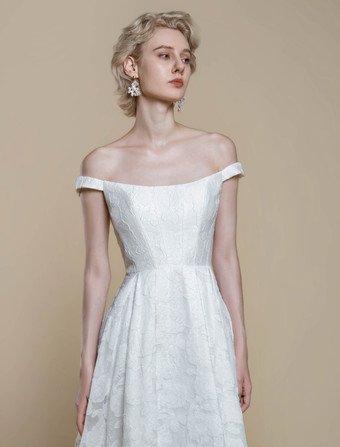 シンプルなウェディングドレス ポリエステル バトーネック フラワー Aライン ブライダルドレス