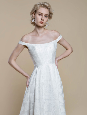 シンプルなウェディングドレス ポリエステル バトーネック フラワー Aライン ブライダルドレス