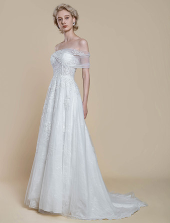 ボヘミアンウェディングドレス レース ボールガウン トレーン付き ナチュラルウエスト オフショルダー ジッパー 半袖 デザインネックライン アイボリー