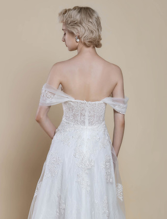 ボヘミアンウェディングドレス レース ボールガウン トレーン付き ナチュラルウエスト オフショルダー ジッパー 半袖 デザインネックライン アイボリー