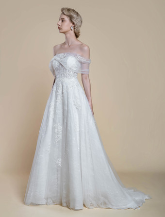 ボヘミアンウェディングドレス レース ボールガウン トレーン付き ナチュラルウエスト オフショルダー ジッパー 半袖 デザインネックライン アイボリー