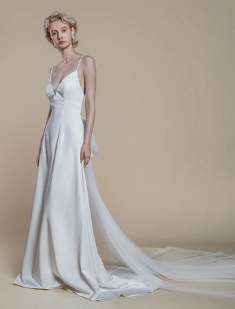 シンプルなウェディングドレス シース Vネック ノースリーブ リボン 30cm ブライダルガウン