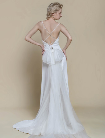 シンプルなウェディングドレス シース Vネック ノースリーブ リボン 30cm ブライダルガウン