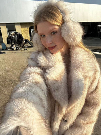 フェイクファーコート オーバーサイズ ターンダウンカラー エクリュホワイト 冬用ロングジャケット レディース 2026