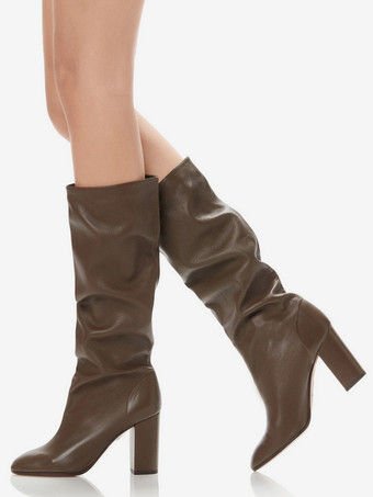 コーヒーブラウンのミッドカーフブーツ、ポインテッドトゥ、チャンキーヒール、スラウチブーツ