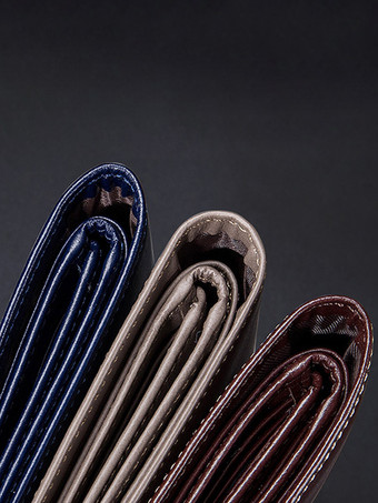 クラシックなメンズレザー財布