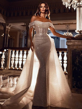 アイボリーウェディングドレス ストラップレス 半袖 ナチュラルウエスト プリーツ トレーン付き ブライダルドレス