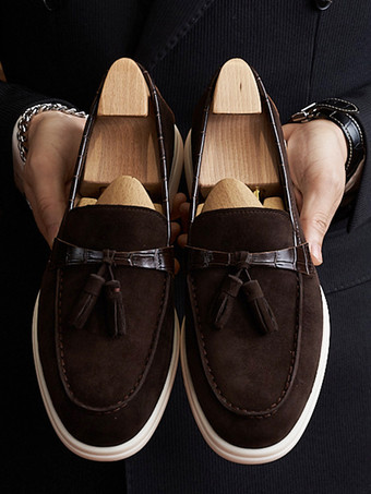暗い茶色メンズ タッセルローファー アートワーク ラウンドトゥ スエードレザー プロム ウェディングシューズ