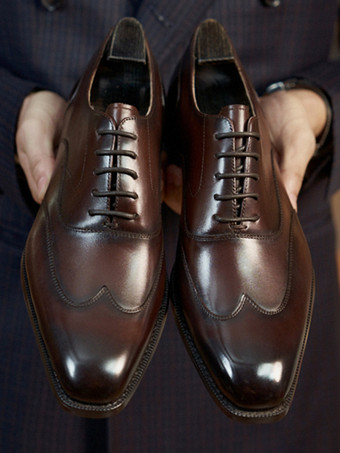 メンズドレスシューズファッションラウンドトゥブローグフォーマルウェディングシューズ