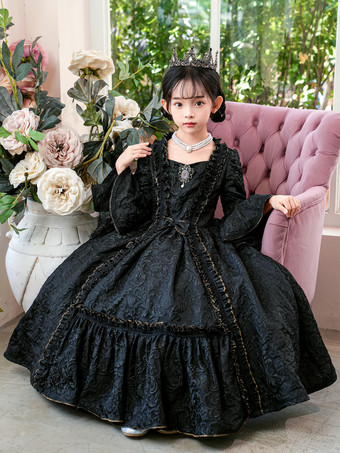 ビクトリア朝のロココ調の衣装、黒のレトロなフリルドレス、女の子の貴族ドレス
