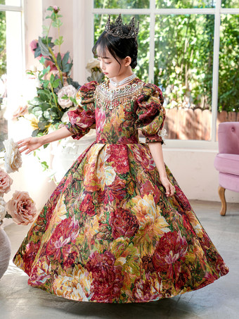 ビクトリア朝のロココ調の衣装、色とりどりの花柄プリントのドレス、女の子のレトロドレス