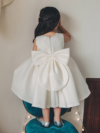 ホワイトフラワーガールドレス アイボリーサテン生地 ノースリーブ ジュエルネック フラワーガールドレス