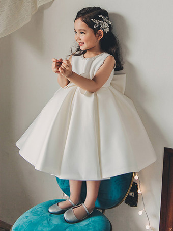 ホワイトフラワーガールドレス アイボリーサテン生地 ノースリーブ ジュエルネック フラワーガールドレス